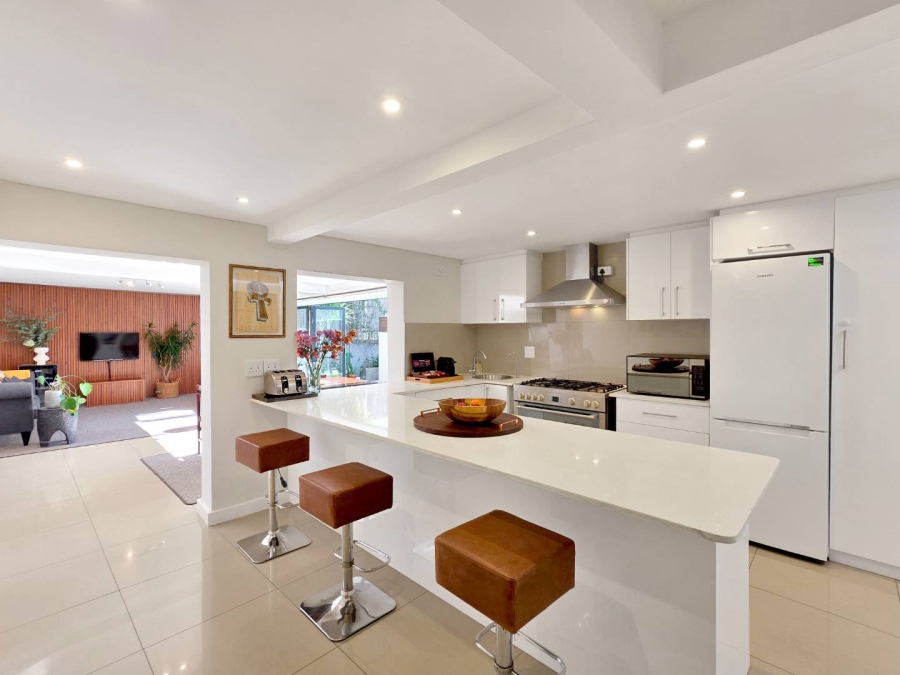 2 Bedroom Property for Sale in Sea Point Western Cape